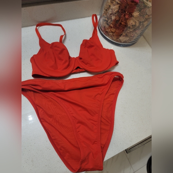Skims 2 piece swimsuit in Red - Picture 1 of 8